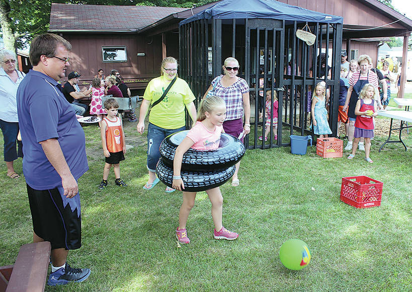 Having an onion party in Wolf Lake News, Sports, Jobs